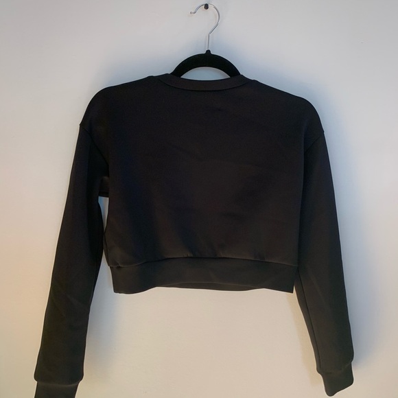 Black crop Hollister crewneck - Picture 2 of 3